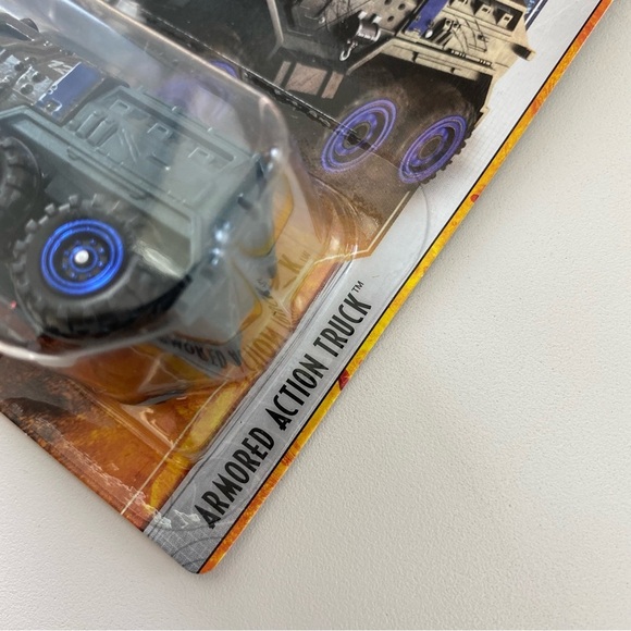 Jurassic World Matchbox ARMORED ACTION TRUCK - Picture 2 of 2